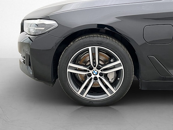BMW 530e 29 of 30