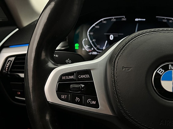 BMW 530e 17 of 30