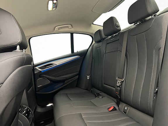 BMW 530e 15 of 30