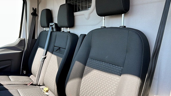 Ford E-Transit 5 of 5