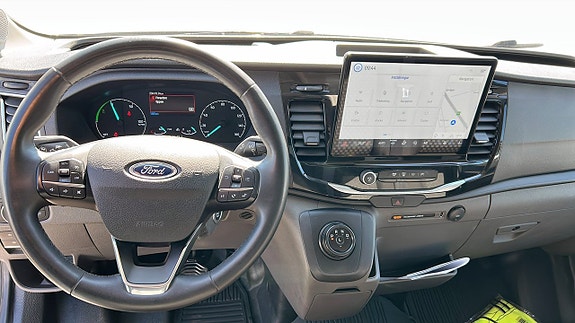 Ford E-Transit 4 of 5