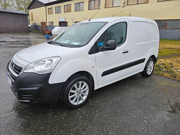 Peugeot Partner 2 of 4
