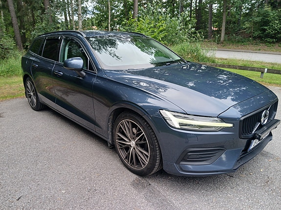 Volvo V60 2 of 5
