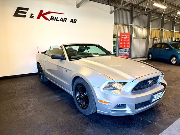 Ford Mustang 7 of 17