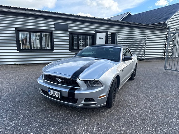 Ford Mustang 16 of 17