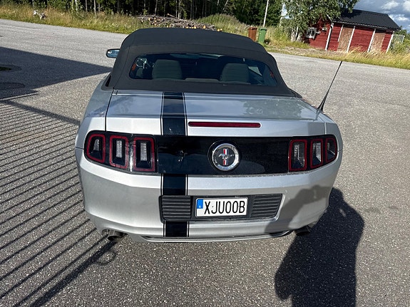 Ford Mustang 17 of 17