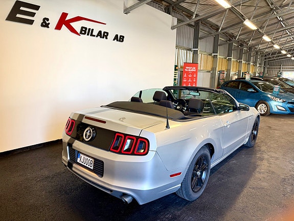 Ford Mustang 5 of 5