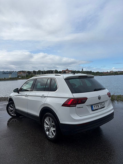 Volkswagen Tiguan 3 of 13