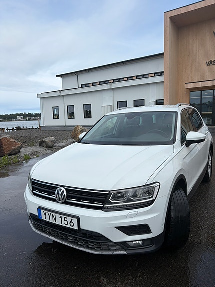 Volkswagen Tiguan 2 of 13