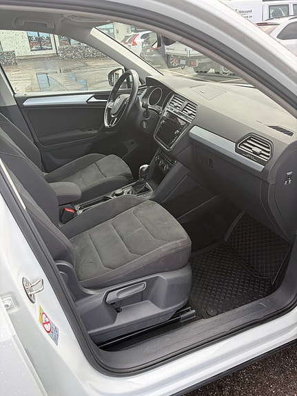 Volkswagen Tiguan 9 of 13