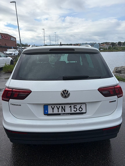 Volkswagen Tiguan 4 of 13