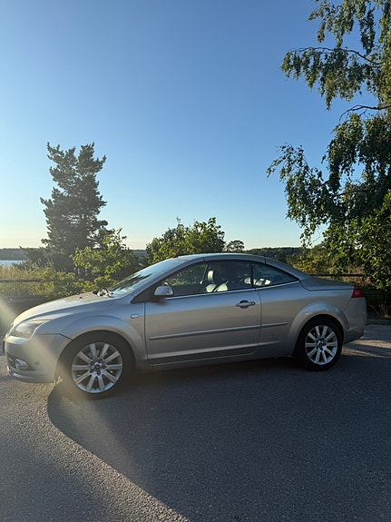 Ford Focus CC 2 of 5