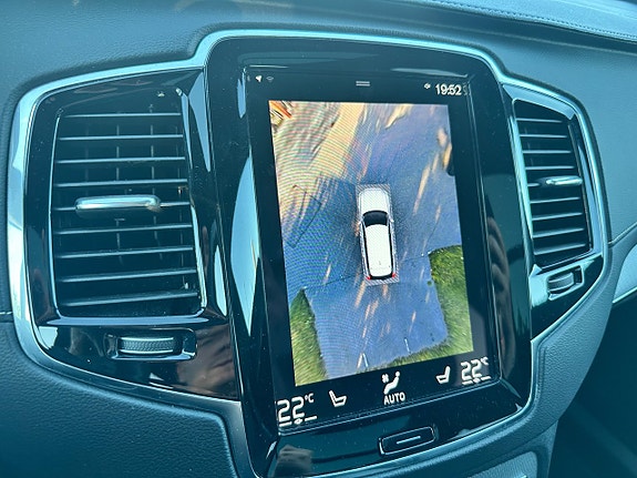 Volvo XC90 22 of 30
