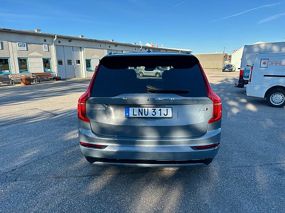 Volvo XC90 10 of 30