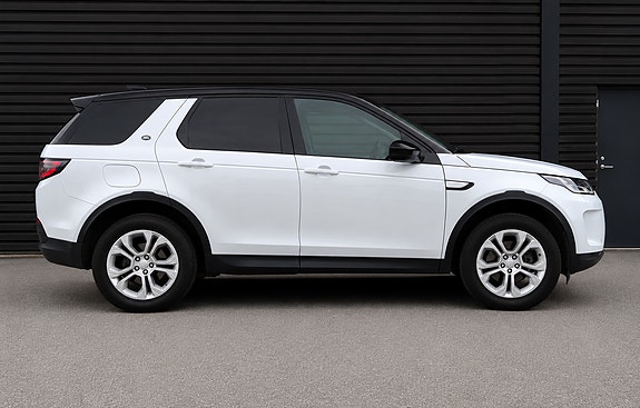 Land Rover Discovery Sport 3 of 5