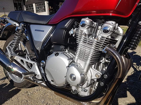 Honda Cb1100 2 of 13