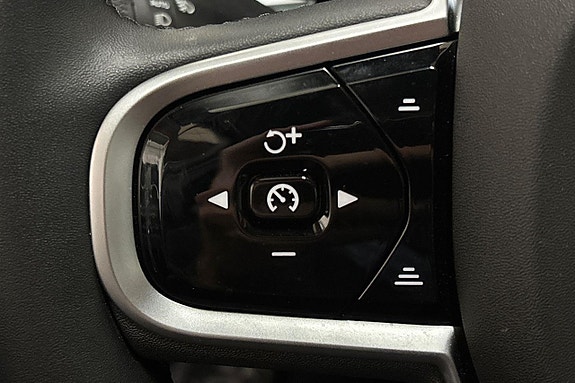 Volvo XC60 26 of 30