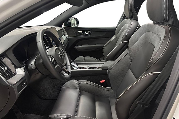 Volvo XC60 13 of 30