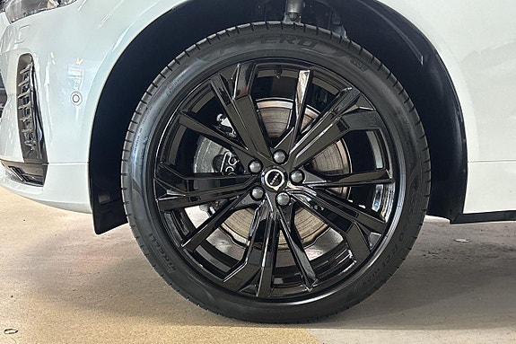 Volvo XC60 11 of 30