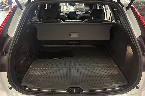 Volvo XC60 10 of 30