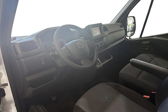Nissan Interstar 5 of 5