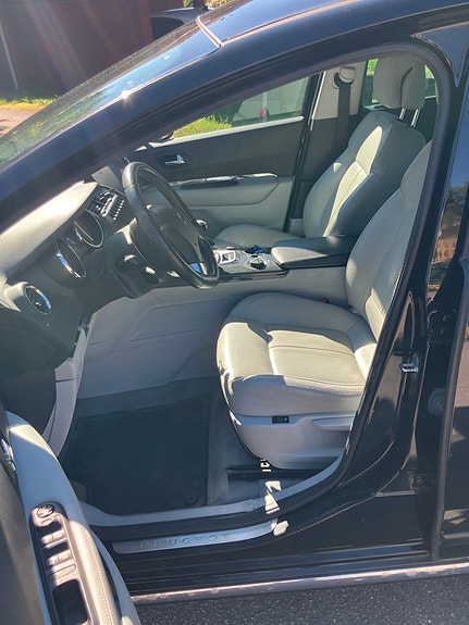 Peugeot 3008 3 of 3