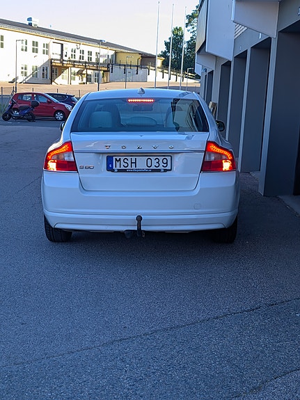 Volvo S80 3 of 5