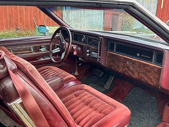 Oldsmobile Toronado 5 of 5