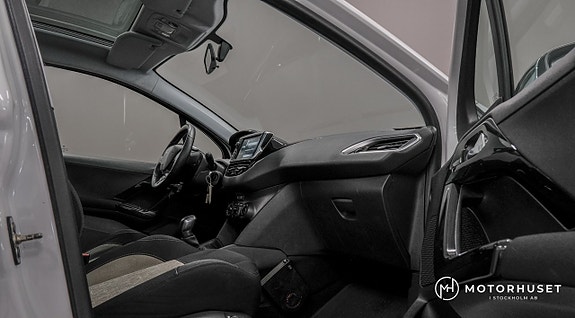 Peugeot 208 9 of 17