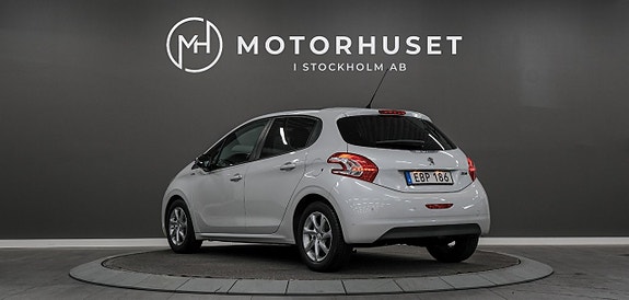 Peugeot 208 4 of 5