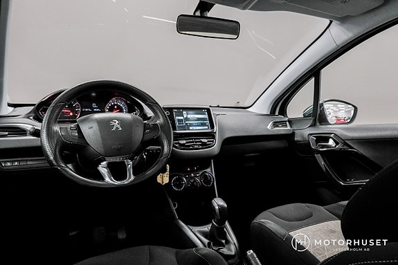 Peugeot 208 8 of 17