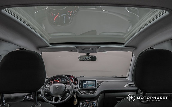 Peugeot 208 12 of 17