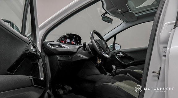 Peugeot 208 7 of 17