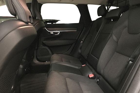 Volvo V90 Cross Country 14 of 30