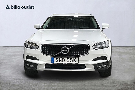 Volvo V90 Cross Country 3 of 5