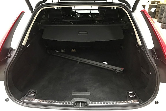 Volvo V90 Cross Country 10 of 30
