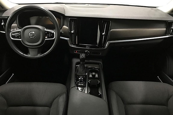 Volvo V90 Cross Country 12 of 30