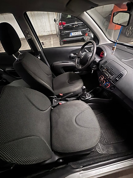 Nissan Micra 4 of 5