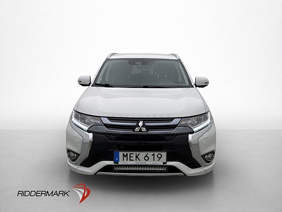 Mitsubishi Outlander 2 of 5
