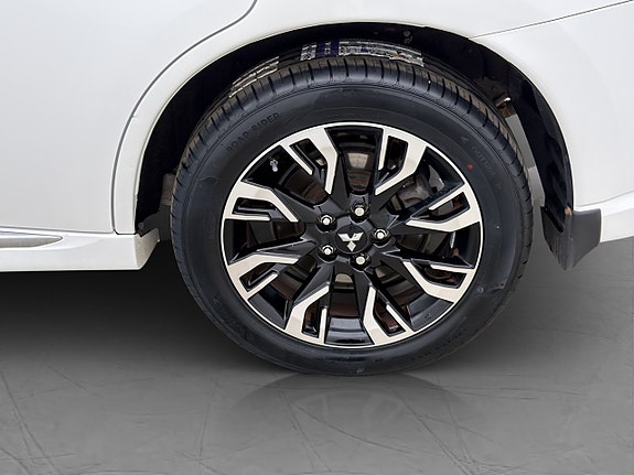 Mitsubishi Outlander 28 of 30