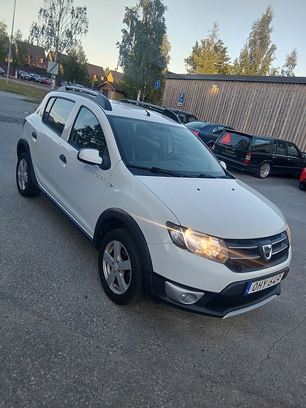 Dacia Sandero Stepway 2 of 14