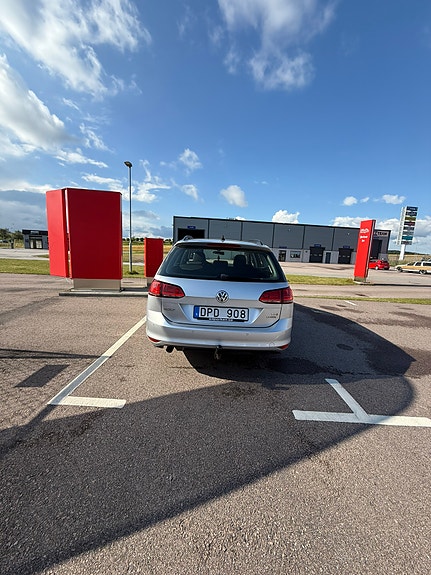 Volkswagen Golf Sportsvan 3 of 4