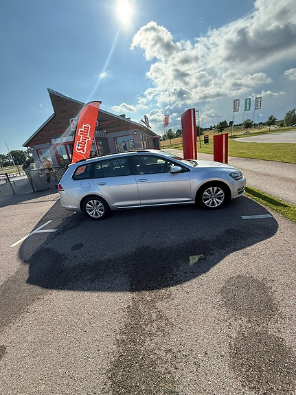 Volkswagen Golf Sportsvan 4 of 4