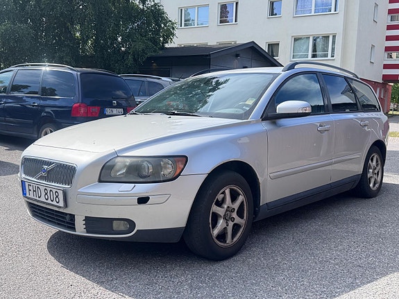 Volvo V50 2 of 5