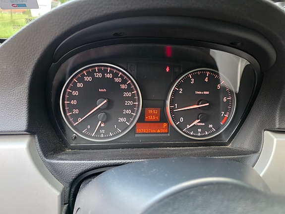 BMW 320i 6 of 8