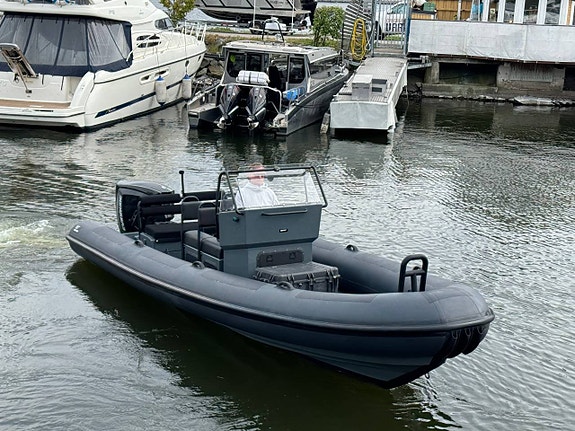 Rupert R7 | Evinrude 200 | 2020 6 of 8