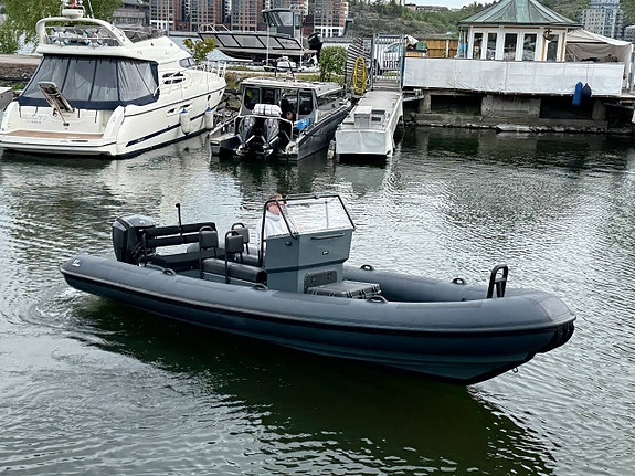 Rupert R7 | Evinrude 200 | 2020 3 of 5