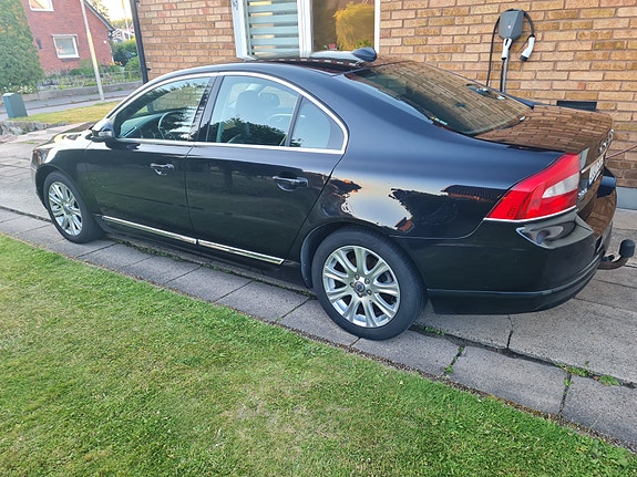Volvo S80 2 of 5