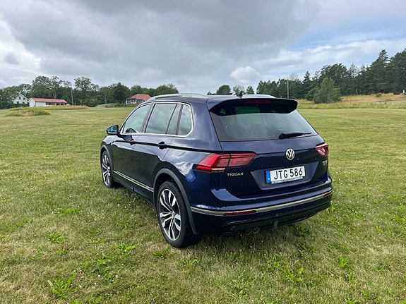 Volkswagen Tiguan 2 of 8