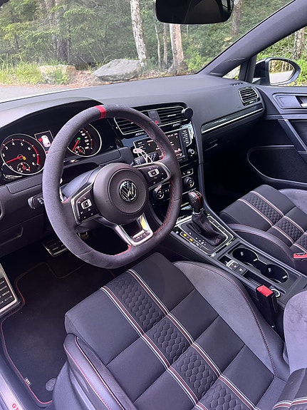 Volkswagen Golf VII 3 of 11
